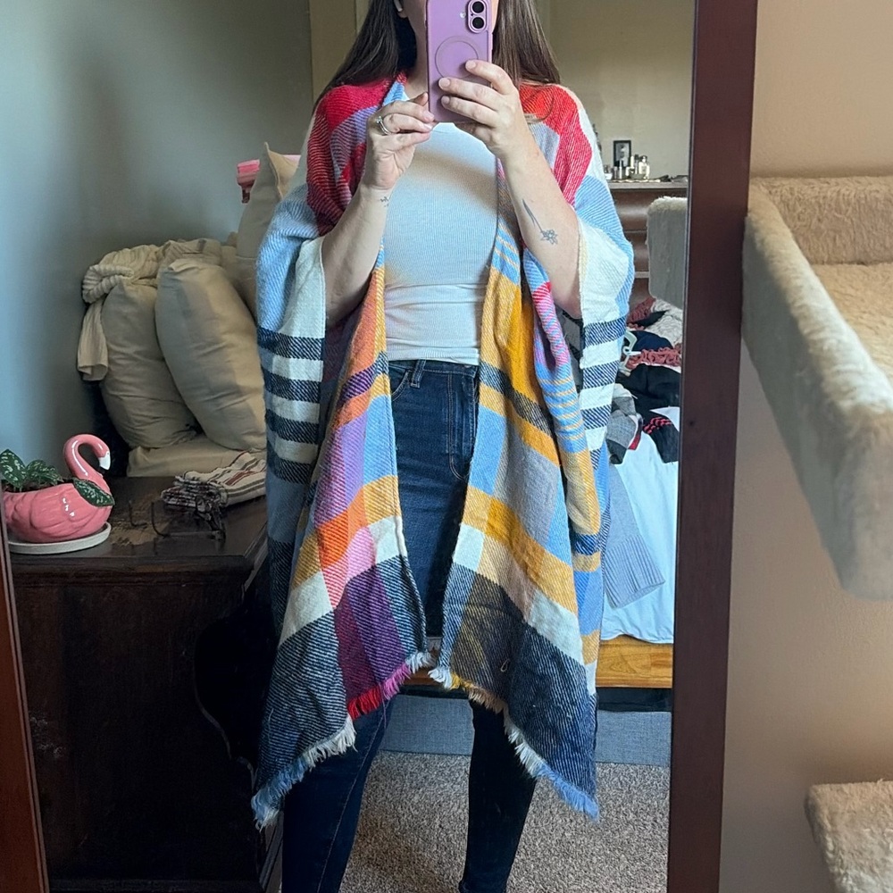 Aerie Shall/Poncho